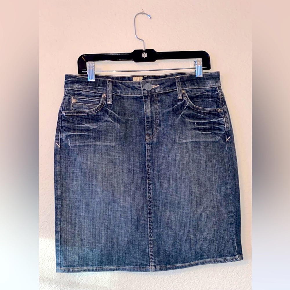 KUT size 6 women’s jean skirt